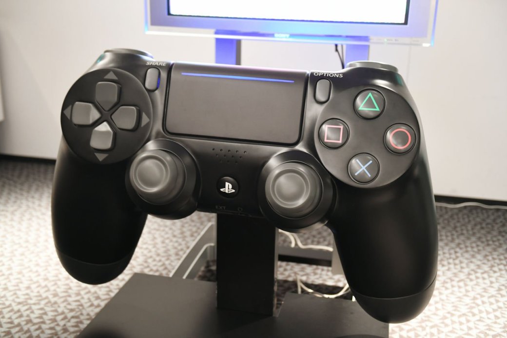 Размерчик что надо! Самый большой контроллер PlayStation 4 в мире - Изображение 4 Размерчик что надо! Самый большой контроллер PlayStation 4 в мире - Изображение 4